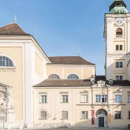 Benediktushaus Im Schottenstift Wina Bagian luar foto