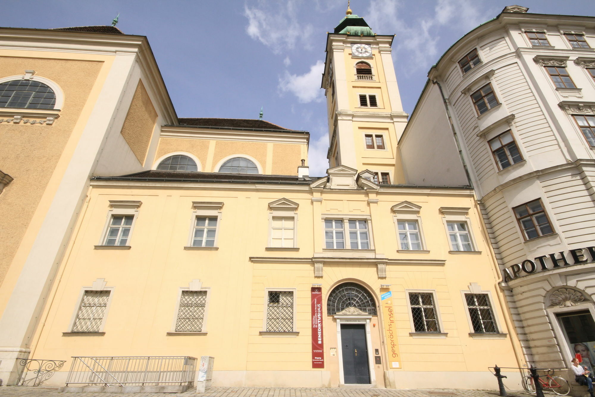 Benediktushaus Im Schottenstift Wina Bagian luar foto