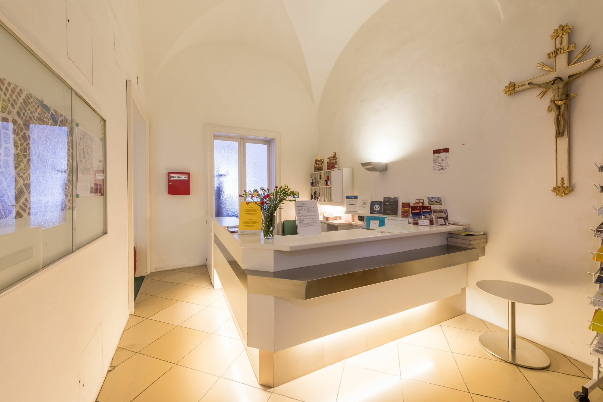 Benediktushaus Im Schottenstift Wina Bagian luar foto